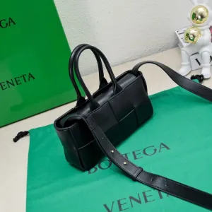 Bottega Veneta Brick Cassette Shoulder Bag Small Black 22cm