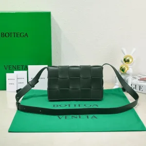 Bottega Veneta Brick Cassette Shoulder Bag Small Green 22cm