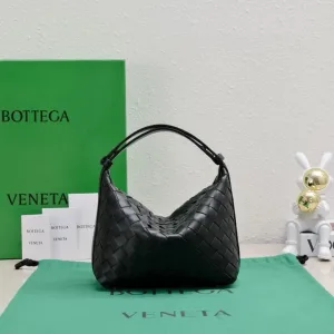 Bottega Veneta Jodie Hobo Small Black 28cm