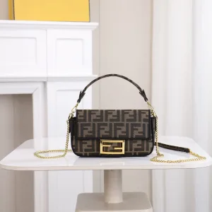 Fendi Shoulder Bag Medium Black Silver Hardware 26cm 03