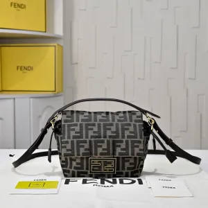 Fendi Top Handle Bag Medium Black Gold Hardware 27cm 42